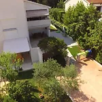 דירה Mar