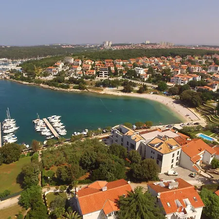 Apartment Mar Pjescana Uvala